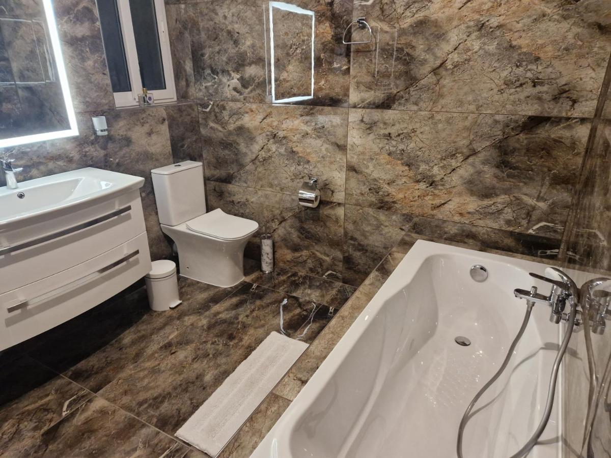 Town Pent House Lägenhet Luqa Exteriör bild